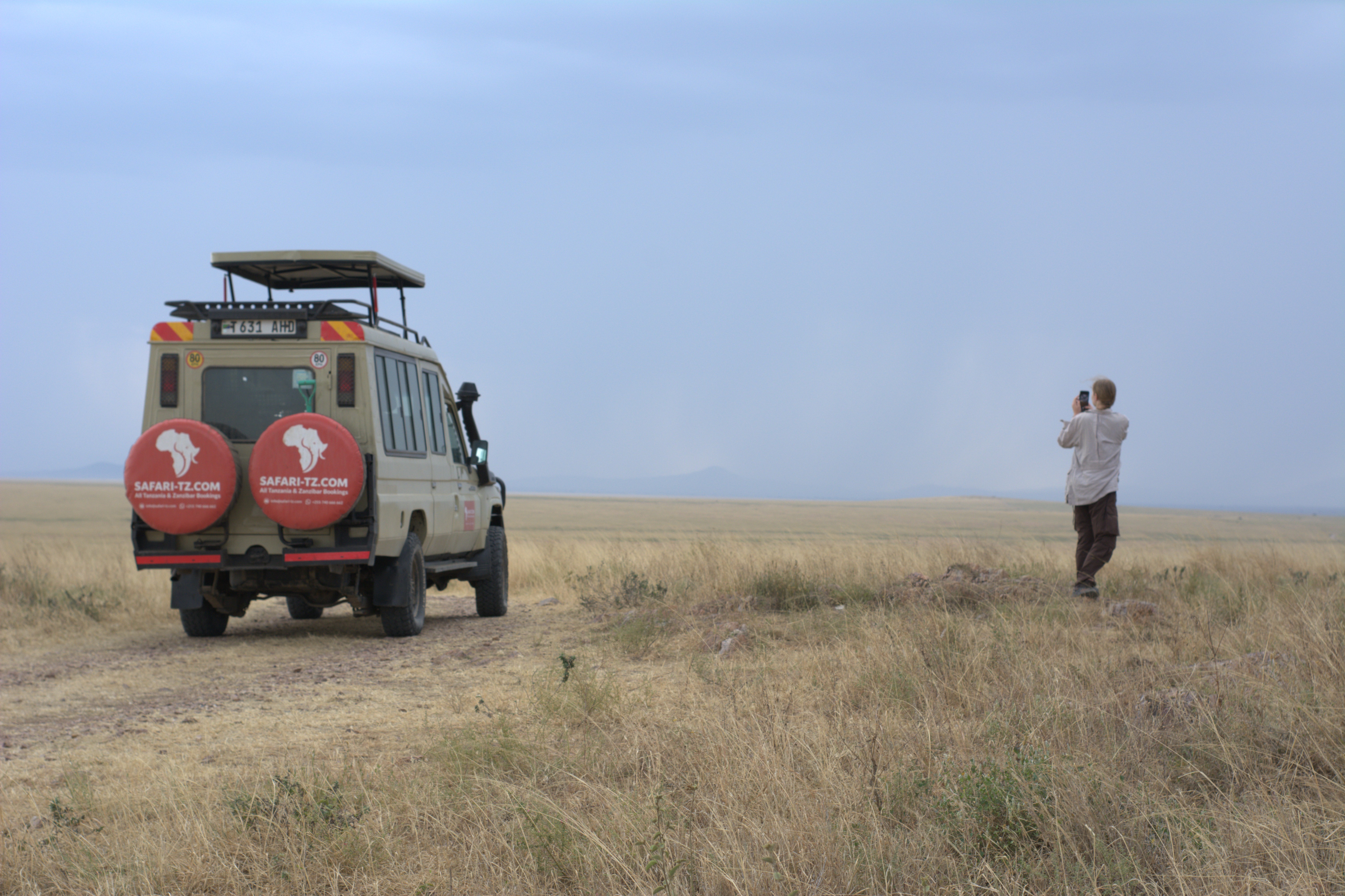 Guided vs Self-Drive Safari in Tanzania